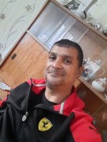 Търся работа обща или за почистване на дворове тераси и други 