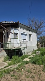 Продава КЪЩА област Добрич, с. Славеево