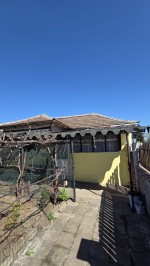 Продава КЪЩА област Добрич, с. Василево