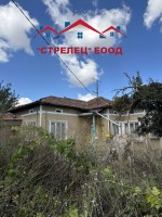 Къща с гараж и стопански постройки в с. Овчарово – 25 000 €